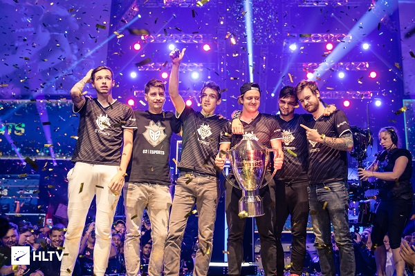 与旅游业的 与旅游业的